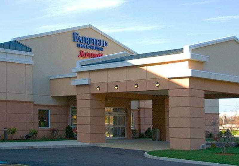 普莱恩维尔Fairfield Inn&Suites酒店 外观 照片