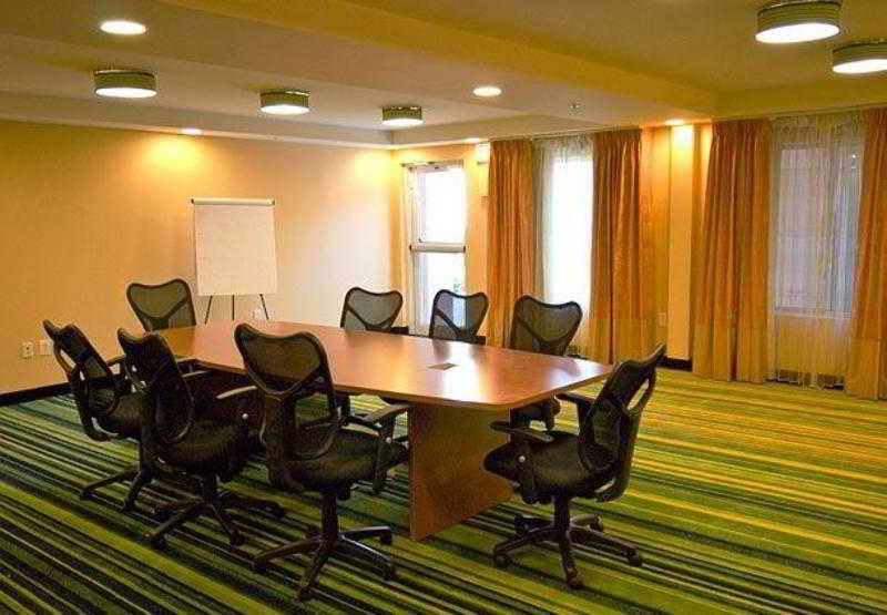 普莱恩维尔Fairfield Inn&Suites酒店 外观 照片