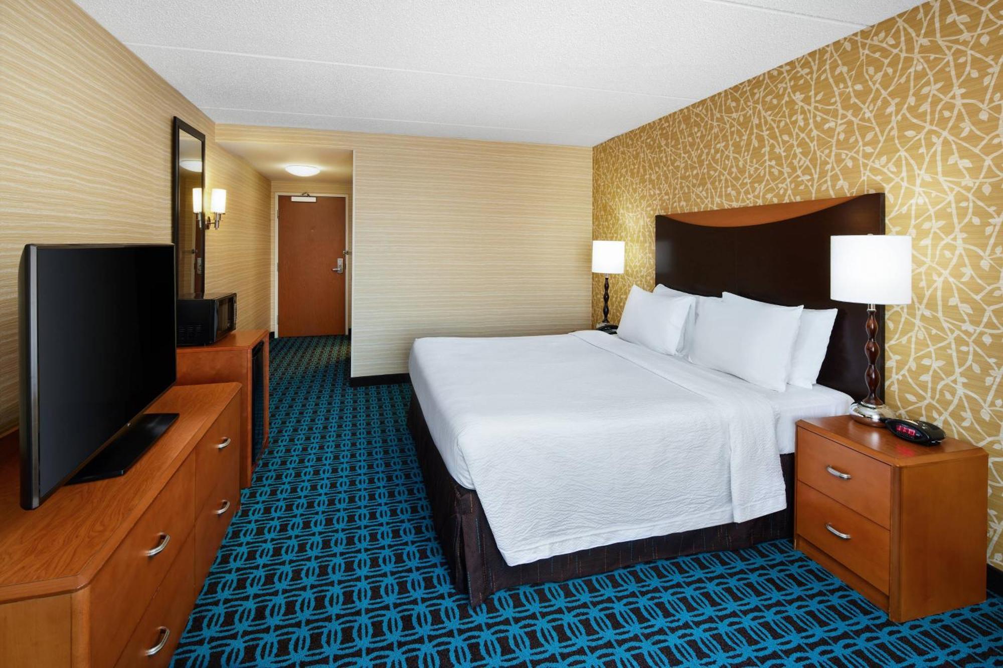 普莱恩维尔Fairfield Inn&Suites酒店 外观 照片