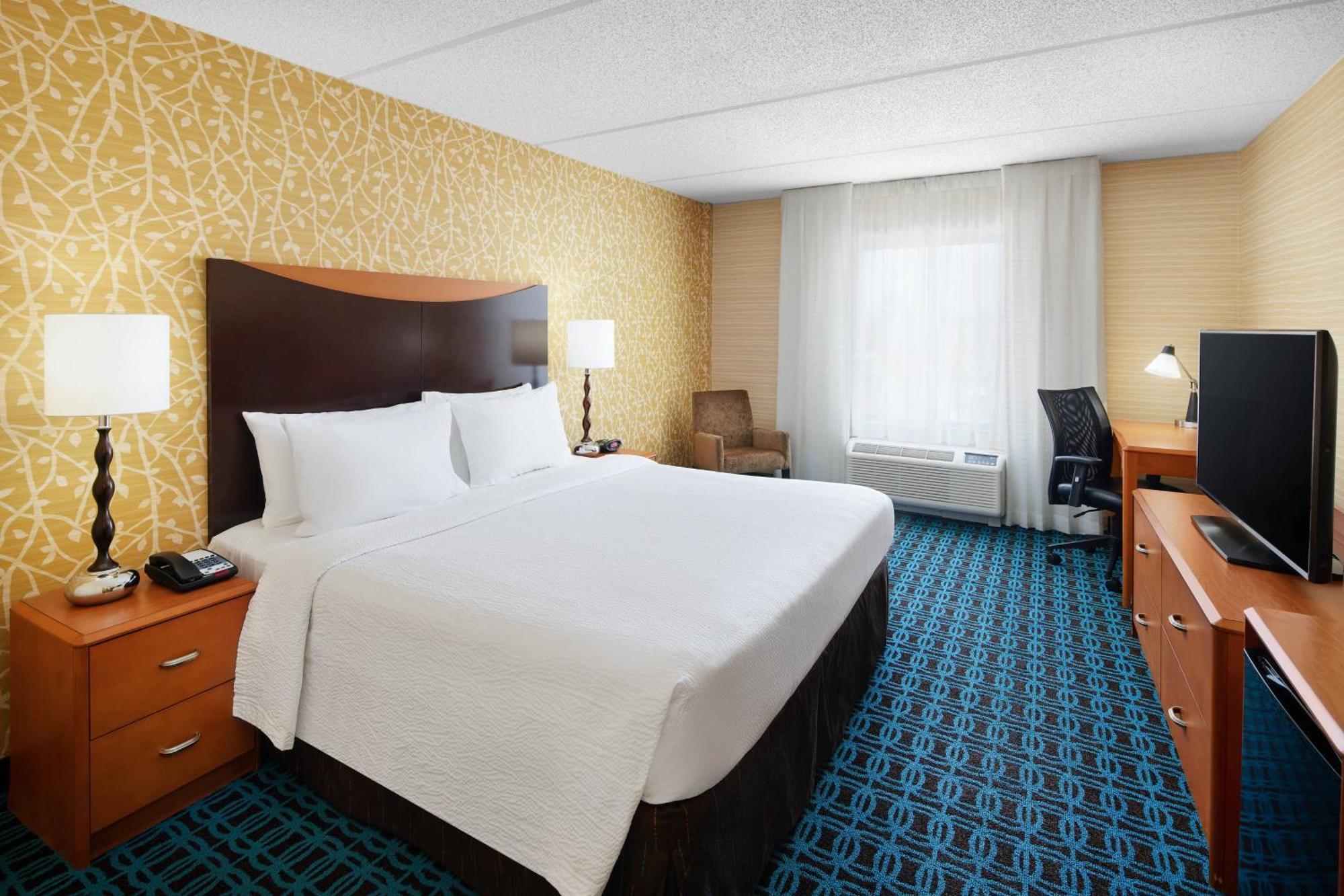 普莱恩维尔Fairfield Inn&Suites酒店 外观 照片