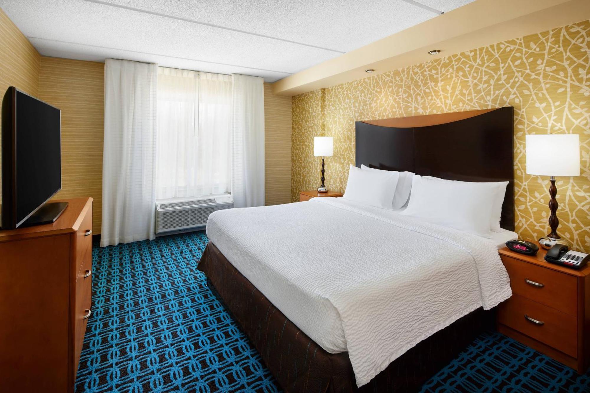 普莱恩维尔Fairfield Inn&Suites酒店 外观 照片