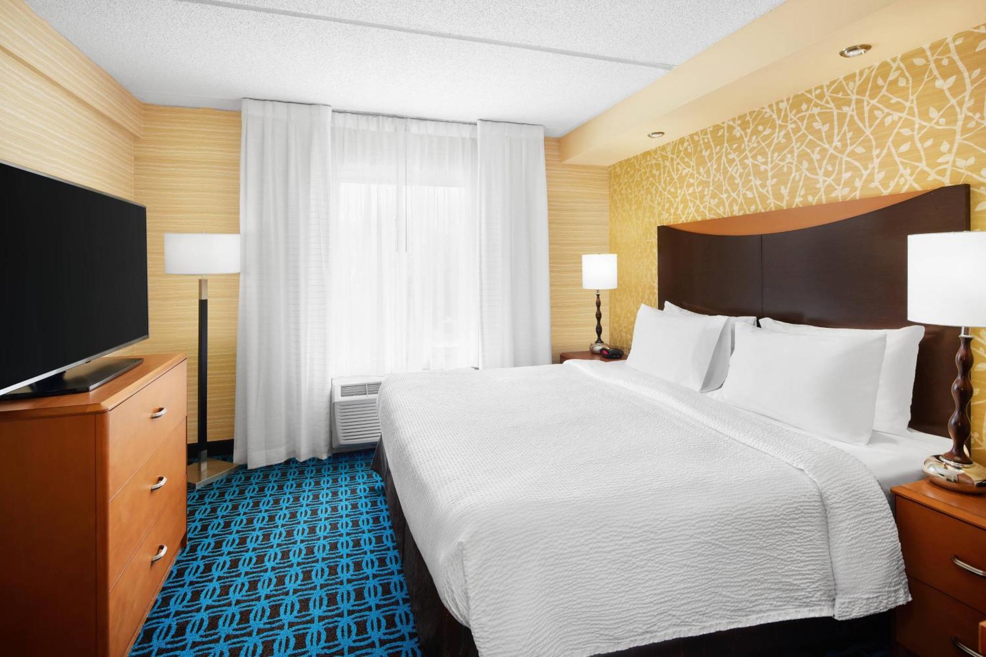 普莱恩维尔Fairfield Inn&Suites酒店 外观 照片